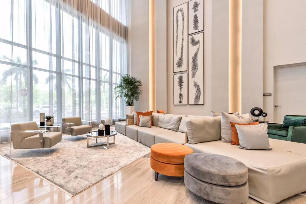 Apartment Wonderful 2 Bedroom In Downtown Doral Miami