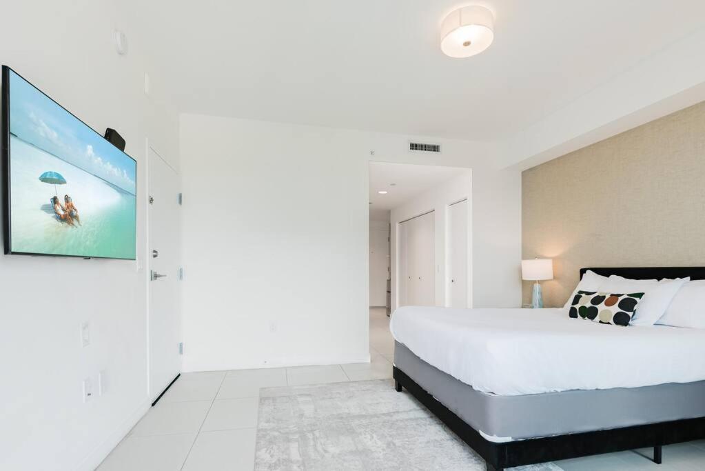 Wonderful 2 Bedroom In Downtown Doral Apartment *