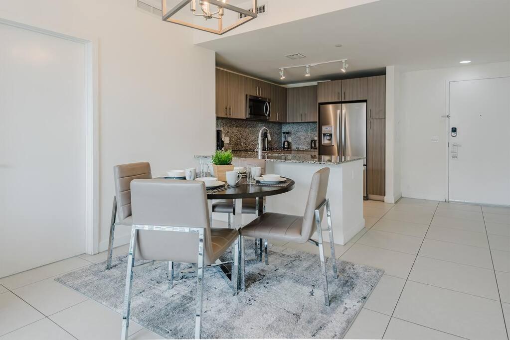 Wonderful 2 Bedroom In Downtown Doral Apartment Miami