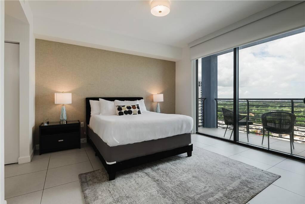 Wonderful 2 Bedroom In Downtown Doral Apartment *
