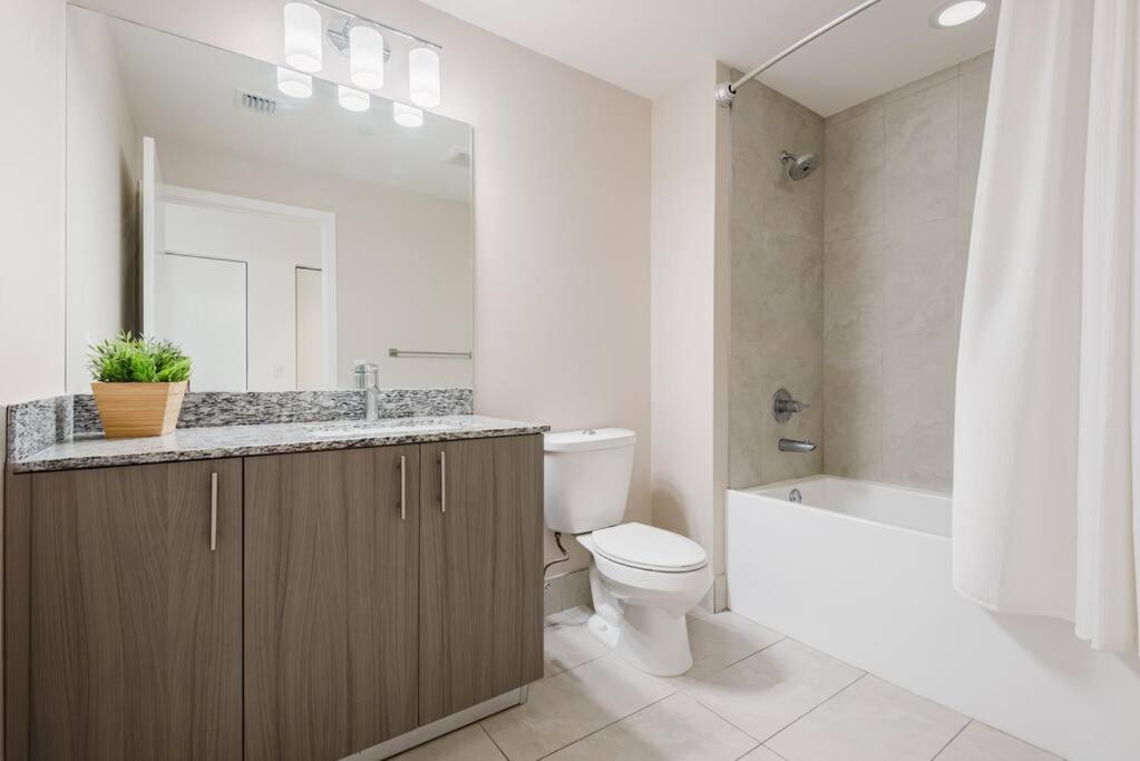 Wonderful 2 Bedroom In Downtown Doral Apartment Miami