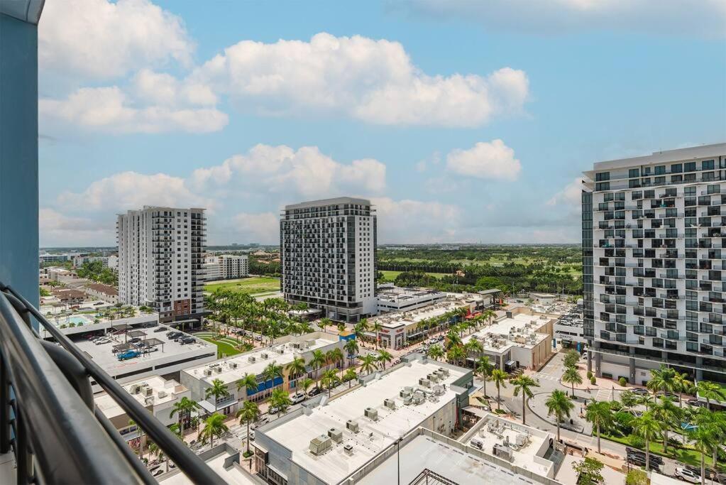 Wonderful 2 Bedroom In Downtown Doral Apartment